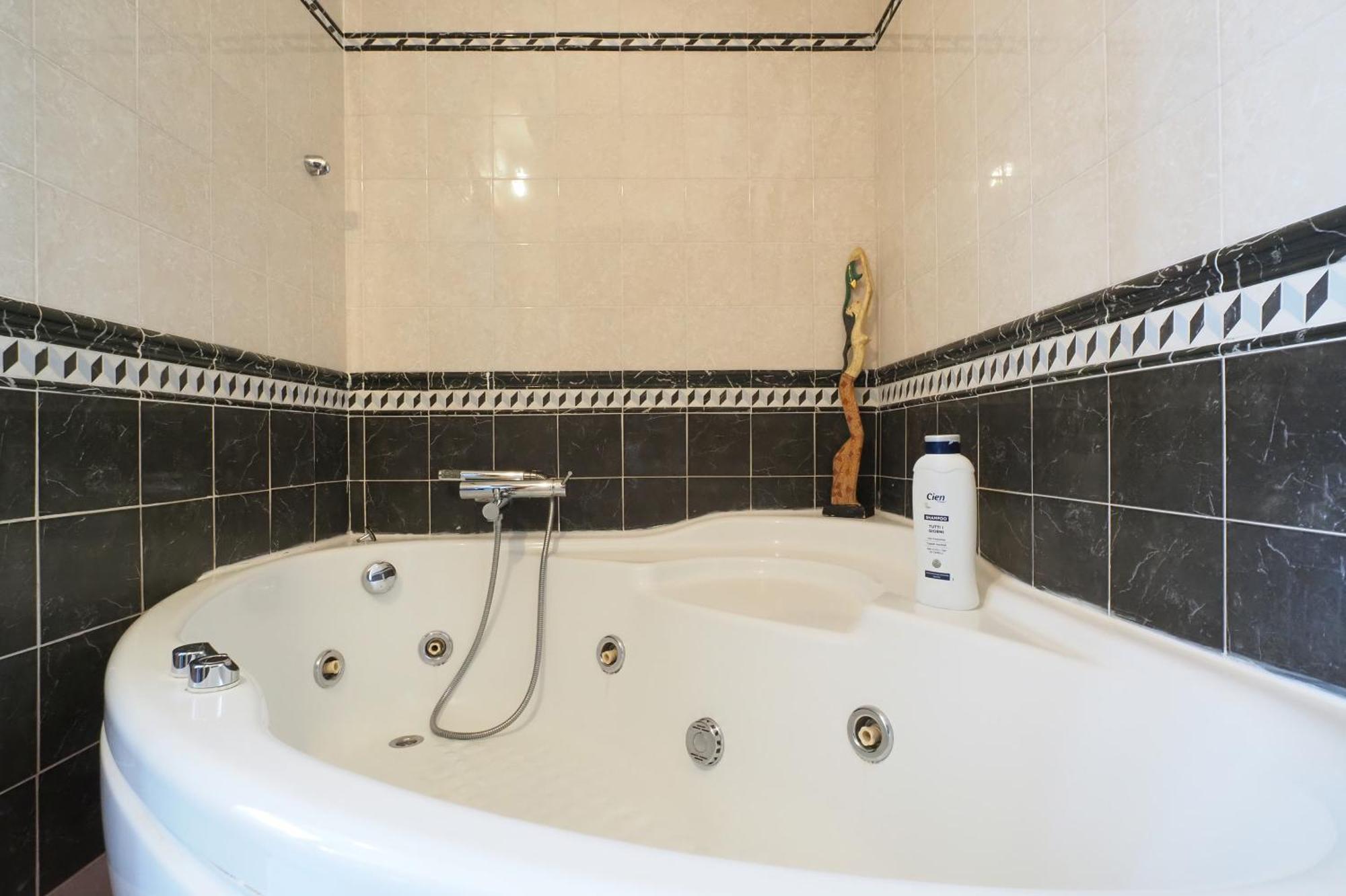 Apartament Primopiano - Savona 1 Mediolan Zewnętrze zdjęcie